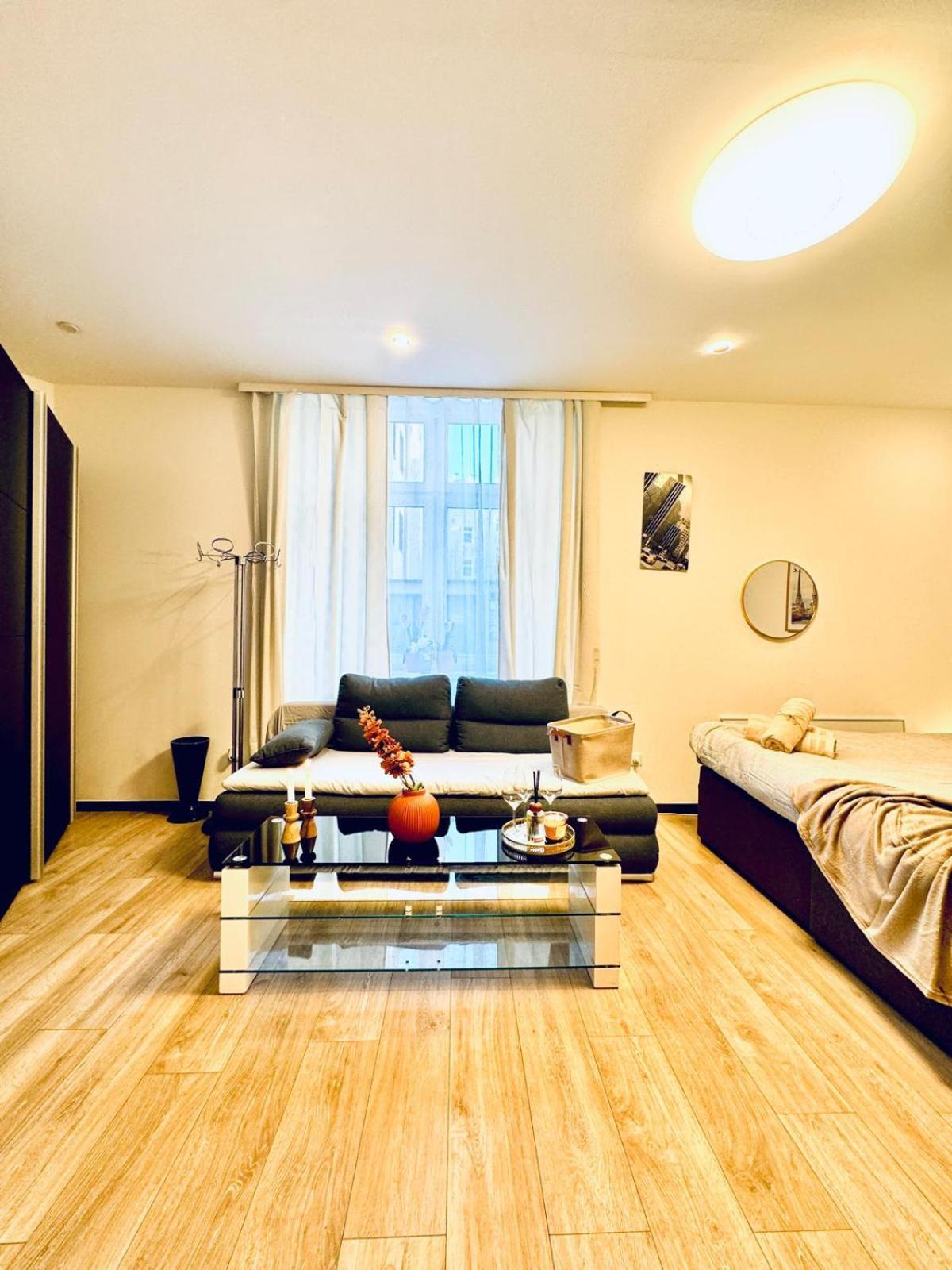 Central King Studio - 10 Mins Walk From Downtown Vienna Exterior photo